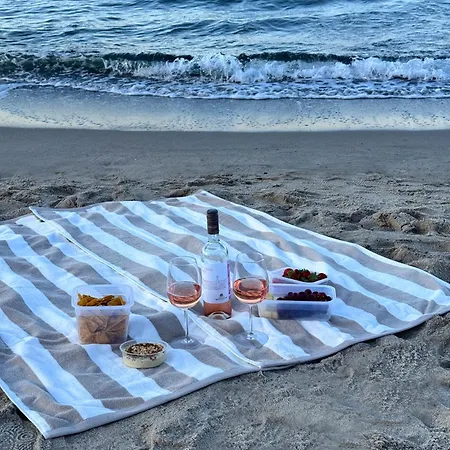 Zentrales Strandnahes Design-apartment Mit Balkon Und Parkplatz Timmendorfer Strand