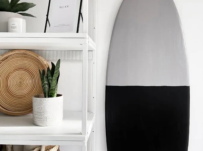 Seaside - Zentrales Design-apartment Mit Balkon & Parkplatz - 2 Minuten Zum * Timmendorfer Strand