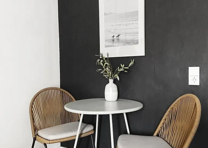 Apartment Zentrales Strandnahes Design-apartment Mit Balkon Und Parkplatz *