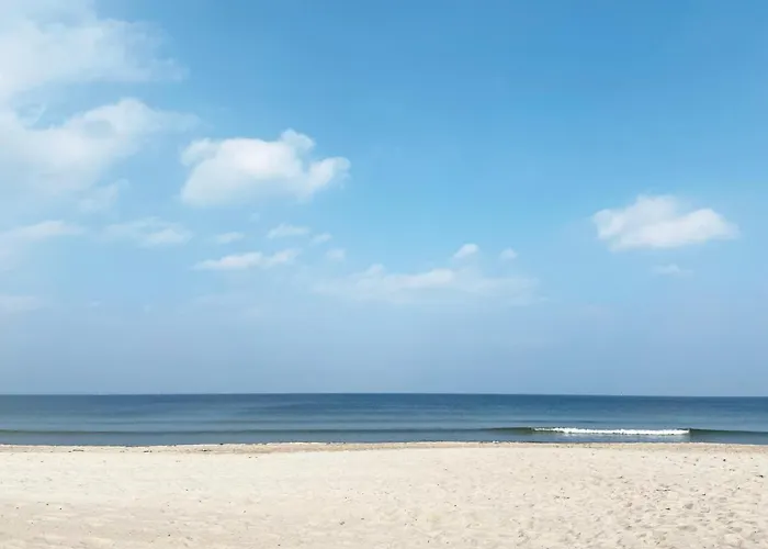 Seaside - Zentrales Design-apartment Mit Balkon & Parkplatz - 2 Minuten Zum