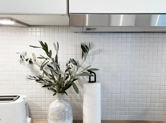 Zentrales Strandnahes Design-apartment Mit Balkon Und Parkplatz *