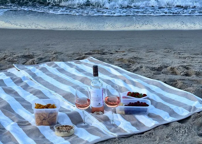 Seaside - Zentrales Design-apartment Mit Balkon & Parkplatz - 2 Minuten Zum Timmendorfer Strand